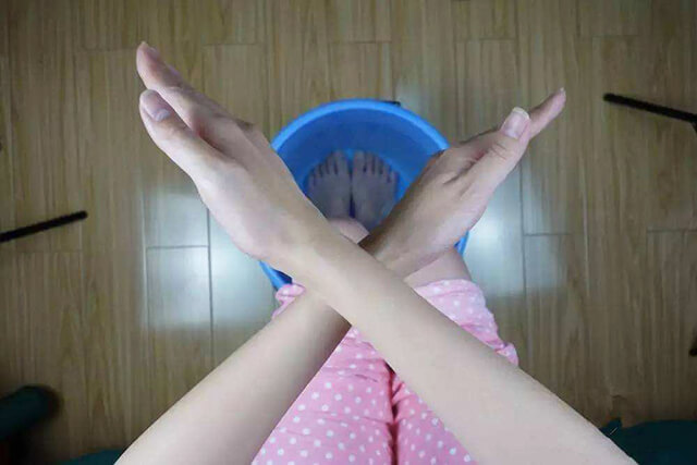 哪些人不适合用热水泡脚