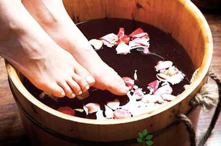 用什么药泡脚好