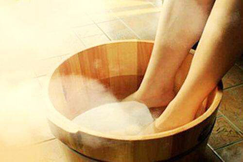 冬天泡脚用什么药材好