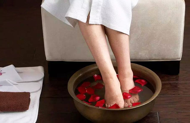女人痛经用什么药泡脚